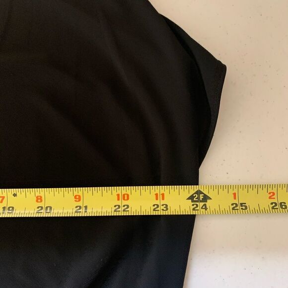 Forever 21 plus black top - Picture 4 of 6